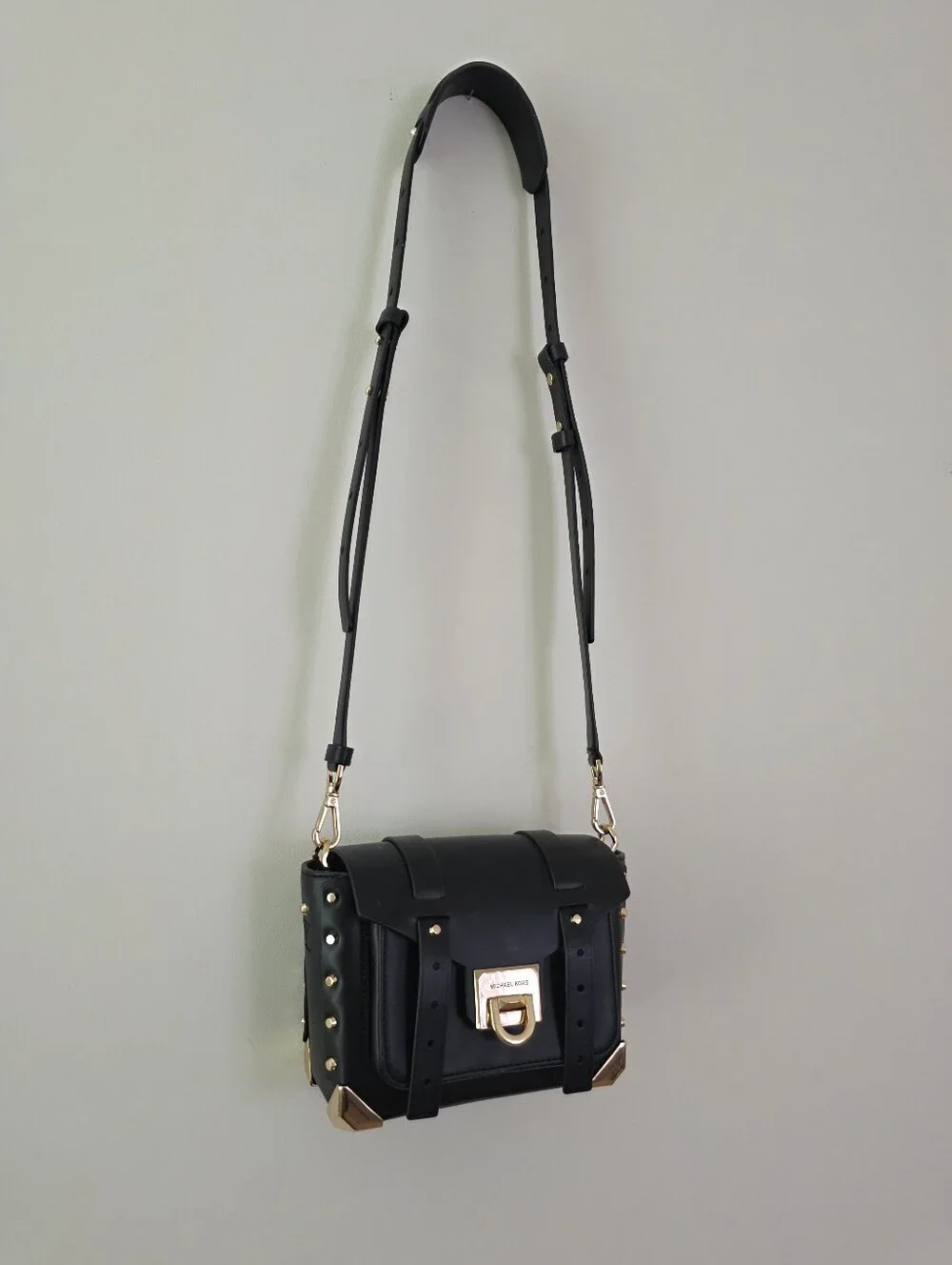 Michael Kors Manhattan Leather Stud Shoulder Bag Crossbody Flap Lock Black Gold